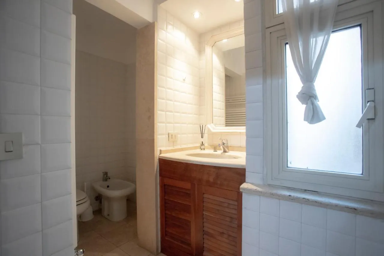 Apartamento Homehouse Serpenti - Colosseum - Rione Monti Roma Italia