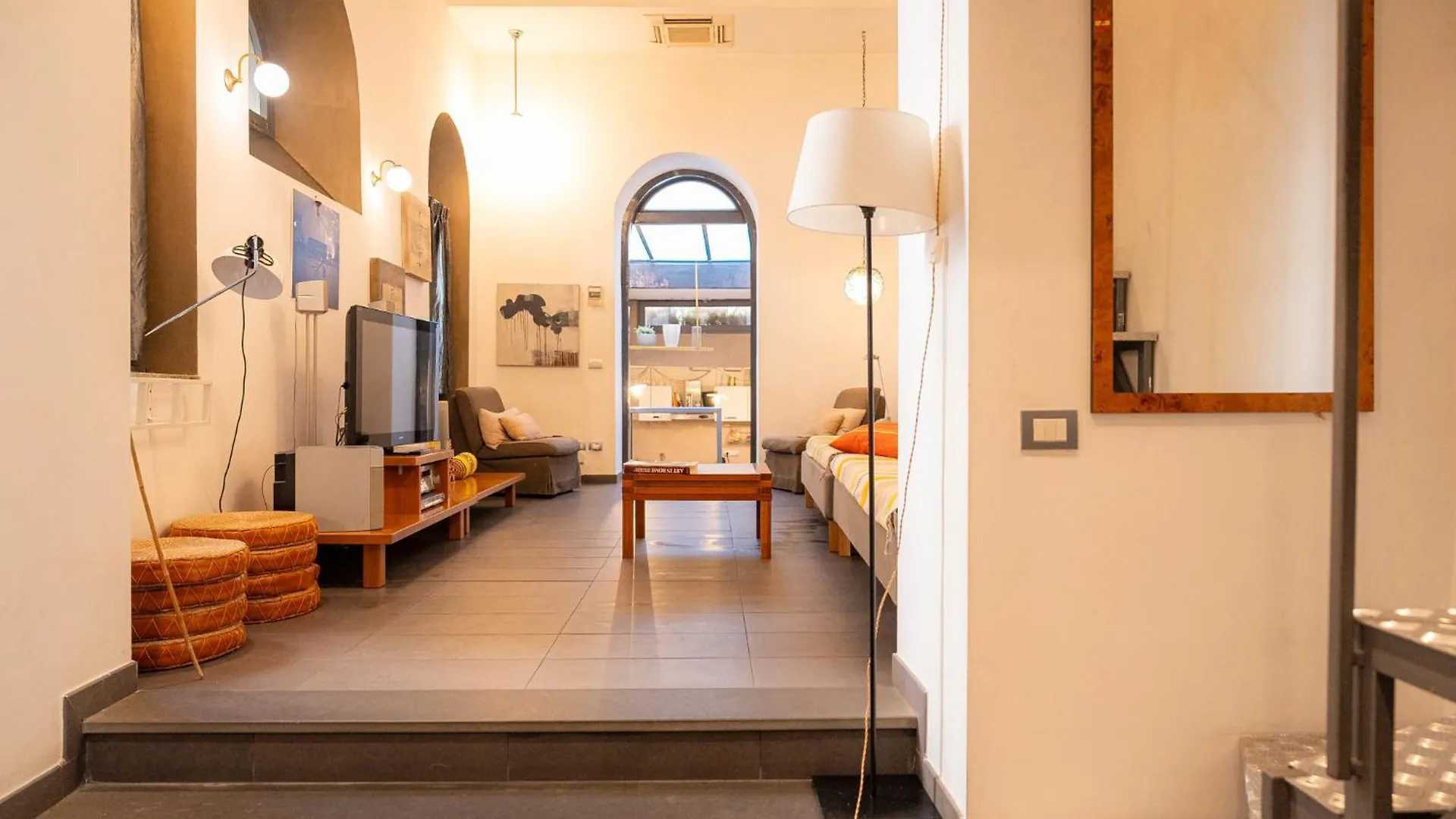 Homehouse Serpenti - Colosseum - Rione Monti Rome Italy
