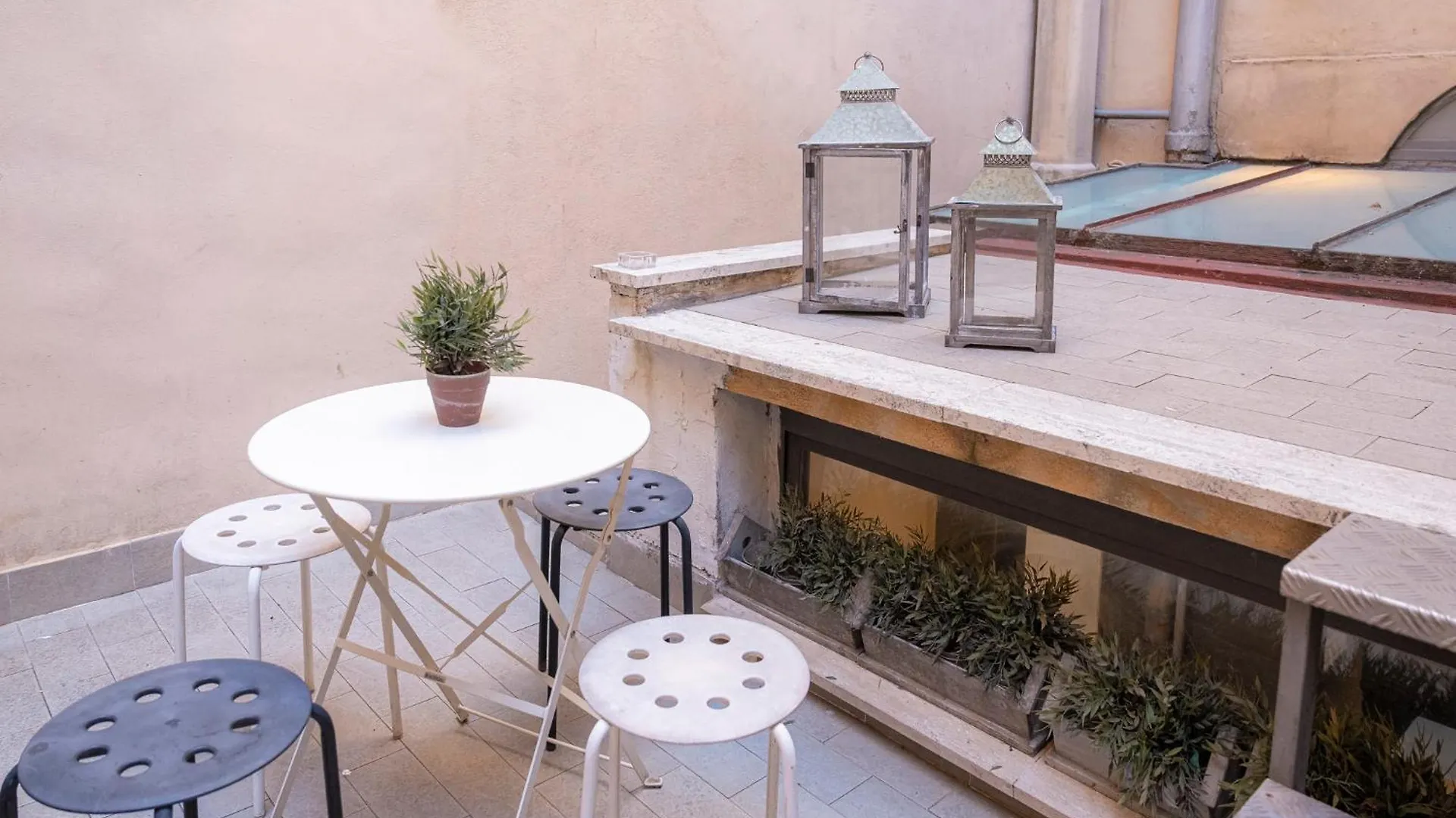 Homehouse Serpenti - Colosseum - Rione Monti Rome Apartment