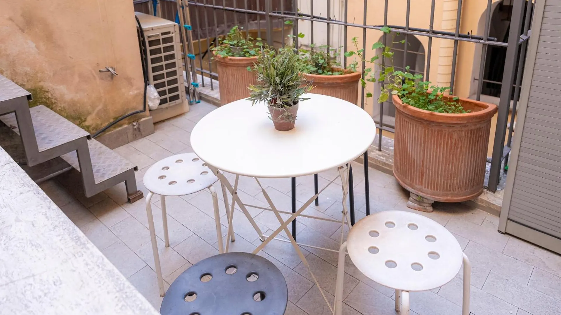 Homehouse Serpenti - Colosseum - Rione Monti Rome 0*,